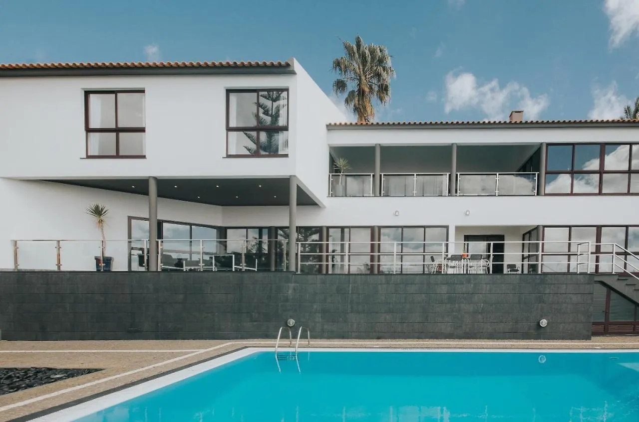 Ample Villa With Pool, Gym And Gorgeous Ocean View